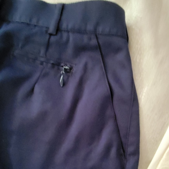 Womens Golf Shorts - Picture 3 of 6